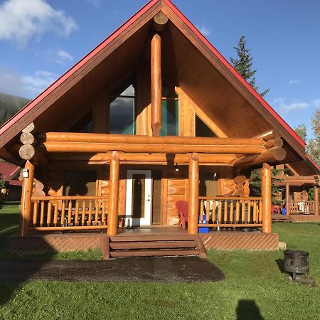 Yoho Chalets Villa Голдън Екстериор снимка