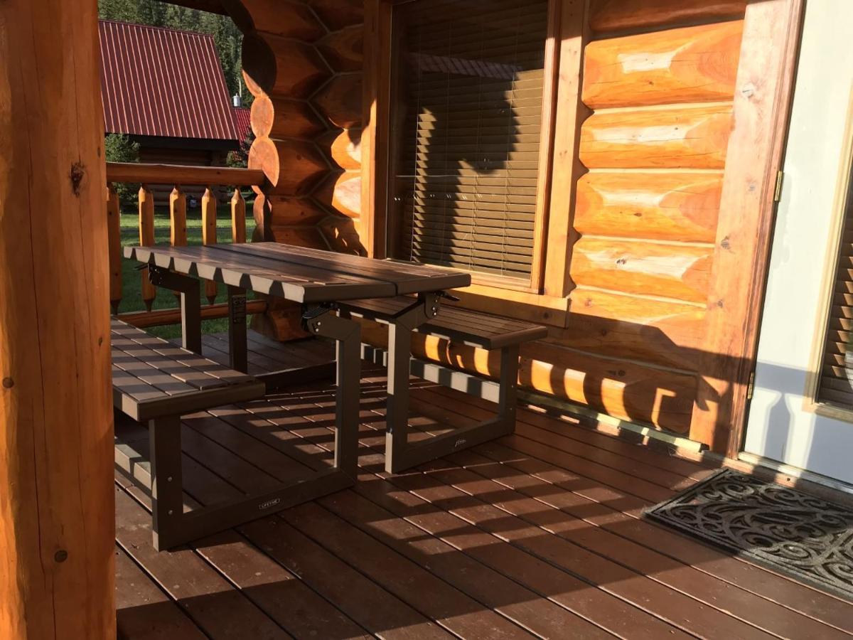 Yoho Chalets Villa Голдън Екстериор снимка