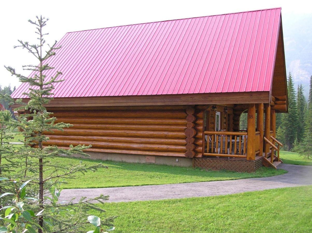 Yoho Chalets Villa Голдън Екстериор снимка