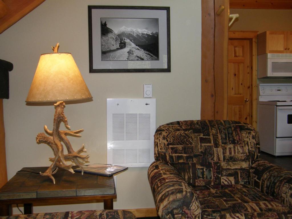 Yoho Chalets Villa Голдън Стая снимка